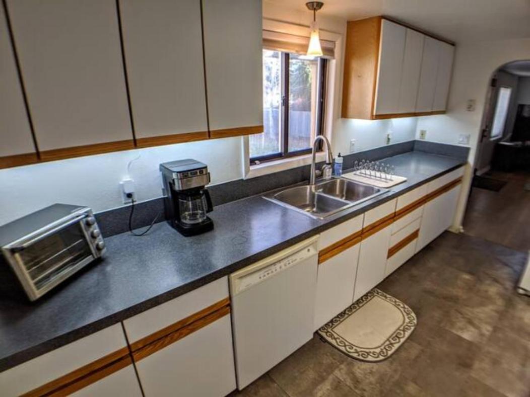 Little Blue Bungalow On Boise'S Bench, Pet Friendly, Fully Fenced Yard With Doggie Door! 2 Miles From Bsu, 5 Minutes From Downtown Boise, Desk And Workstation For Remote Workers, 2 Tv'S Large Walk-In Closet, Good For Mid-Term Stays Exterior foto