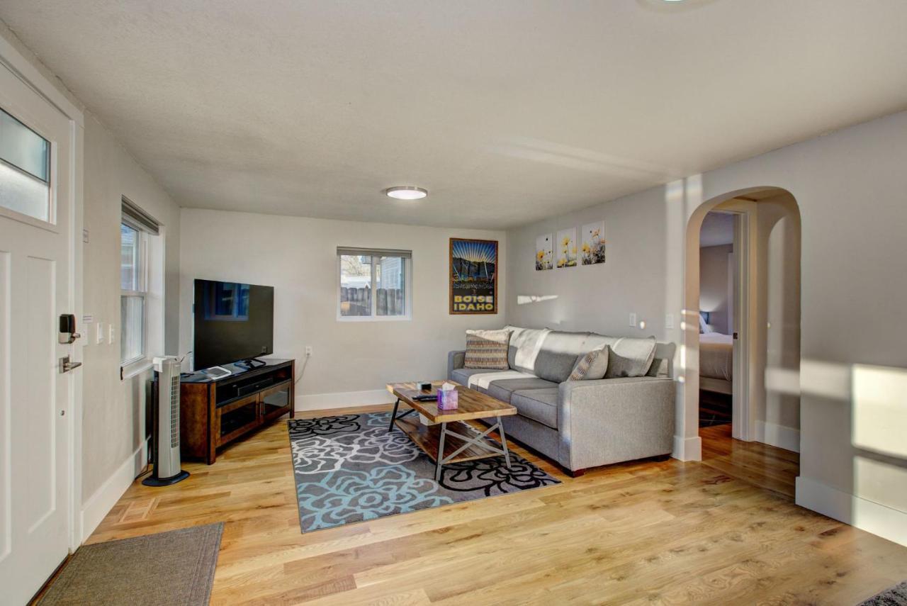 Little Blue Bungalow On Boise'S Bench, Pet Friendly, Fully Fenced Yard With Doggie Door! 2 Miles From Bsu, 5 Minutes From Downtown Boise, Desk And Workstation For Remote Workers, 2 Tv'S Large Walk-In Closet, Good For Mid-Term Stays Exterior foto