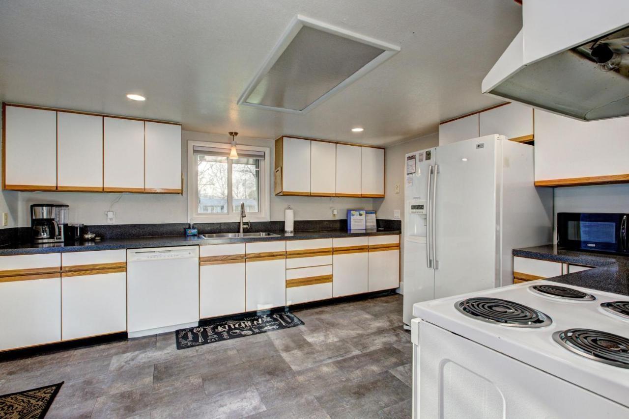 Little Blue Bungalow On Boise'S Bench, Pet Friendly, Fully Fenced Yard With Doggie Door! 2 Miles From Bsu, 5 Minutes From Downtown Boise, Desk And Workstation For Remote Workers, 2 Tv'S Large Walk-In Closet, Good For Mid-Term Stays Exterior foto