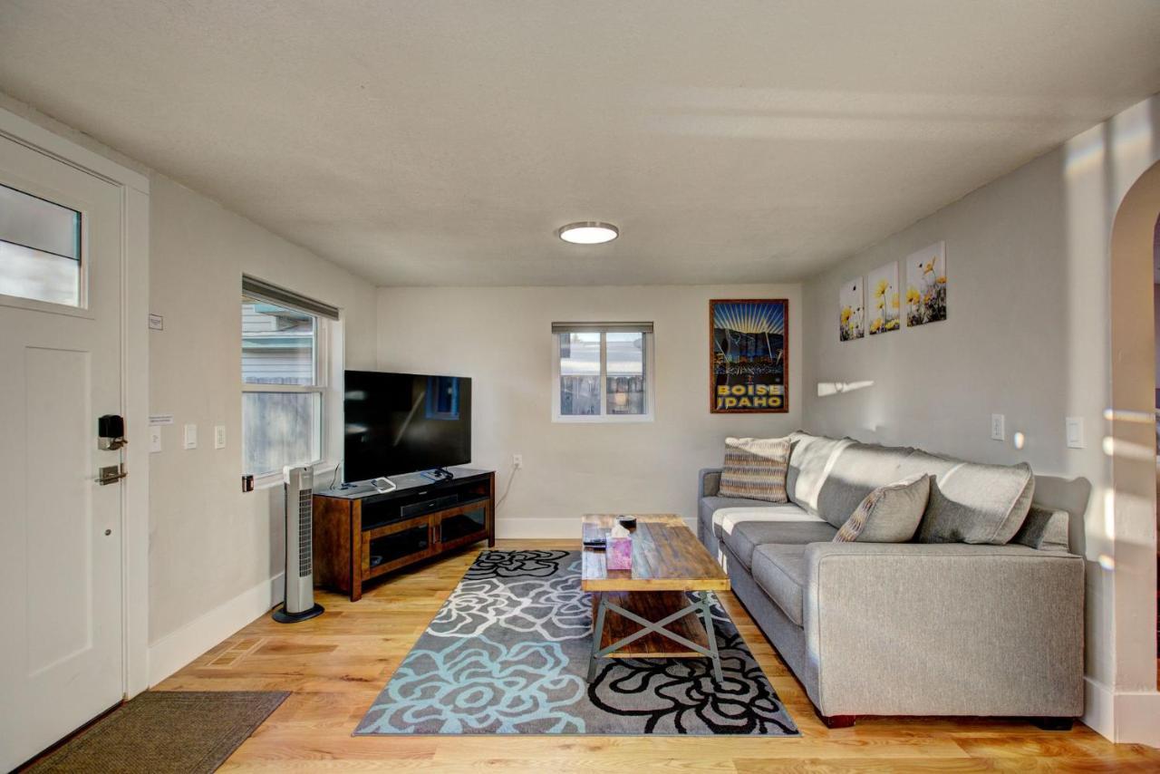 Little Blue Bungalow On Boise'S Bench, Pet Friendly, Fully Fenced Yard With Doggie Door! 2 Miles From Bsu, 5 Minutes From Downtown Boise, Desk And Workstation For Remote Workers, 2 Tv'S Large Walk-In Closet, Good For Mid-Term Stays Exterior foto