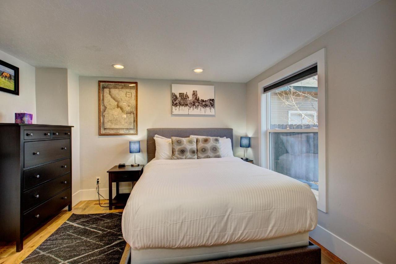Little Blue Bungalow On Boise'S Bench, Pet Friendly, Fully Fenced Yard With Doggie Door! 2 Miles From Bsu, 5 Minutes From Downtown Boise, Desk And Workstation For Remote Workers, 2 Tv'S Large Walk-In Closet, Good For Mid-Term Stays Exterior foto