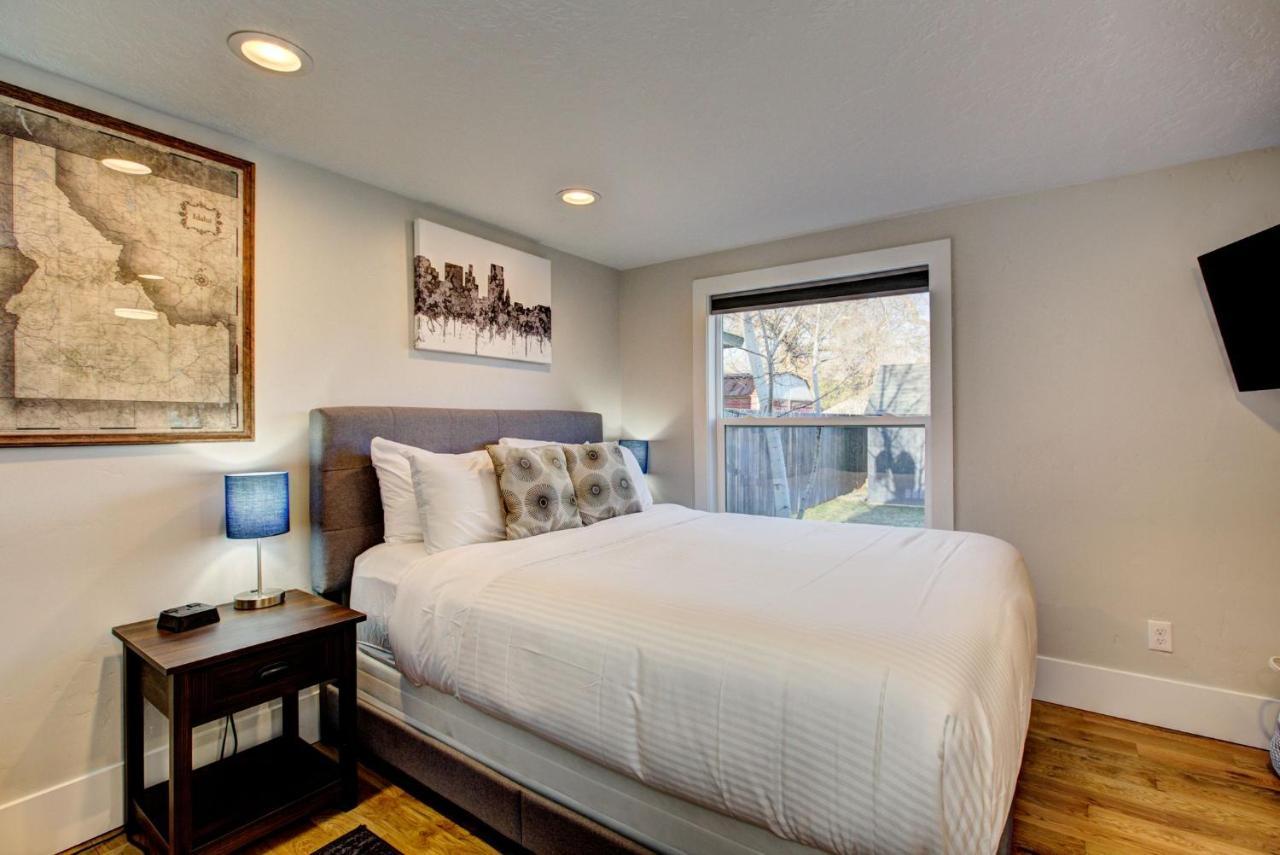 Little Blue Bungalow On Boise'S Bench, Pet Friendly, Fully Fenced Yard With Doggie Door! 2 Miles From Bsu, 5 Minutes From Downtown Boise, Desk And Workstation For Remote Workers, 2 Tv'S Large Walk-In Closet, Good For Mid-Term Stays Exterior foto